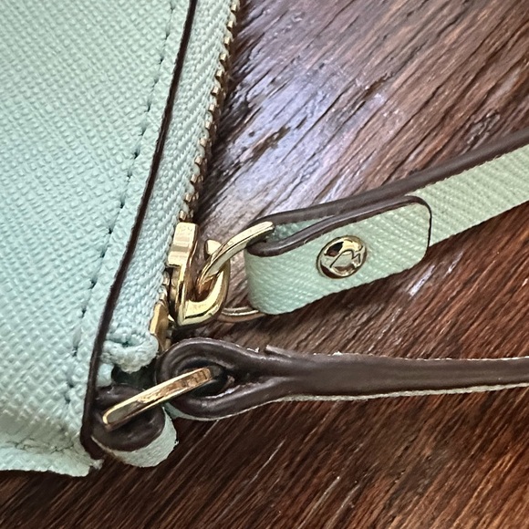 Kate Spade Saffiano leather blue wristlet-EUC - Picture 5 of 12